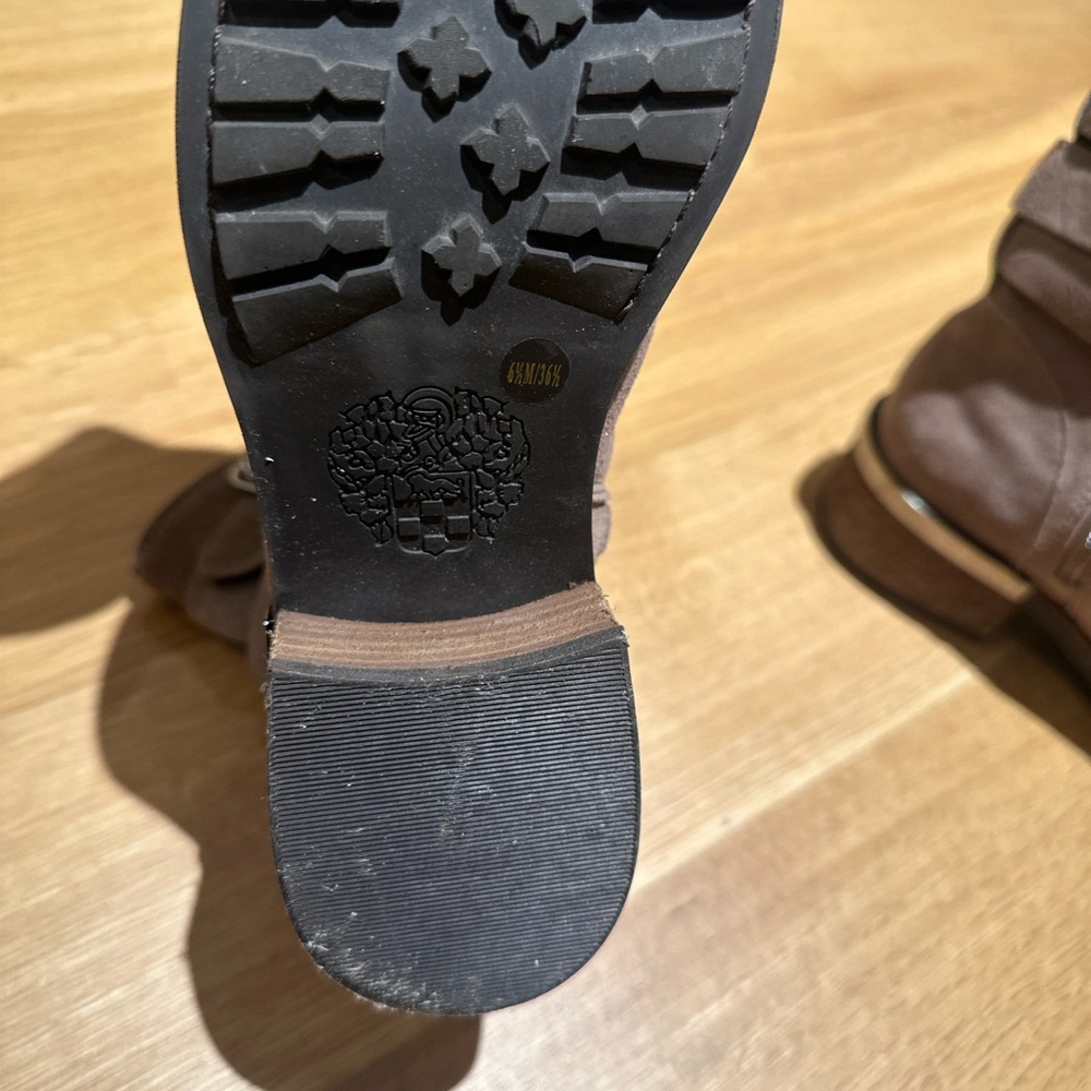 Women’s Vince Camuto Booties - Picture 5 of 9